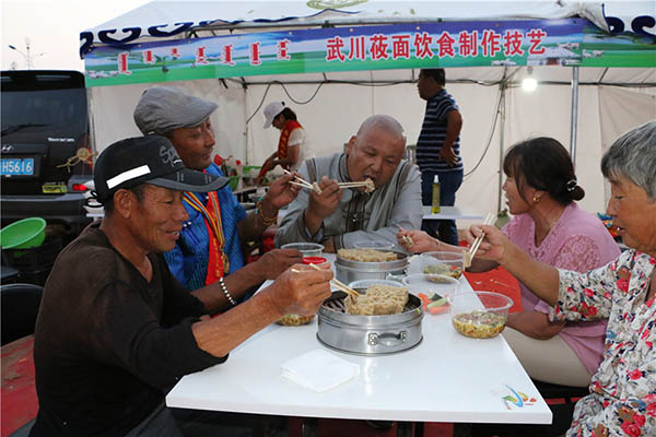 武川莜面饮食走上牧民餐桌.jpg